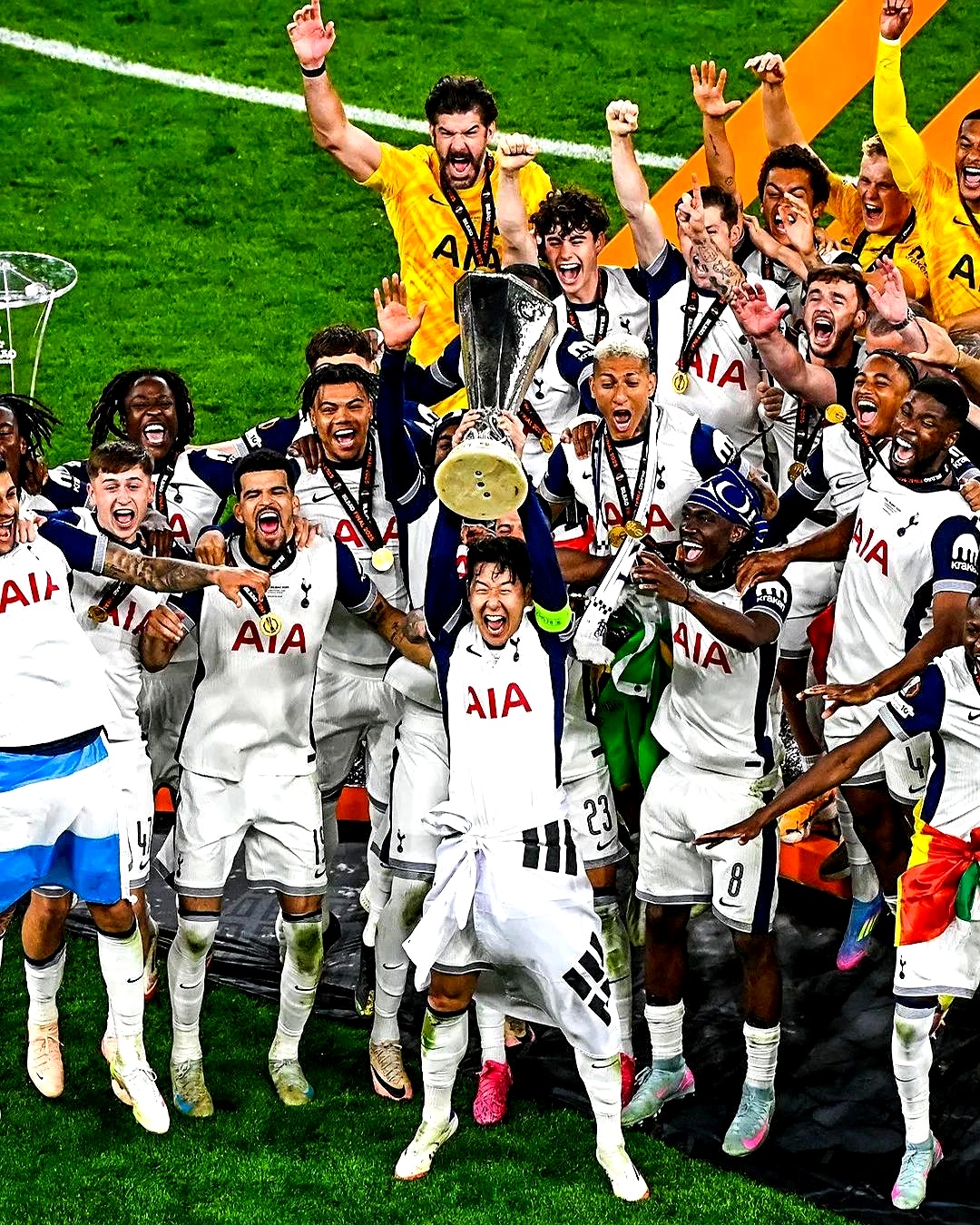 球队团结协作，迎来胜利的黎明的简单介绍